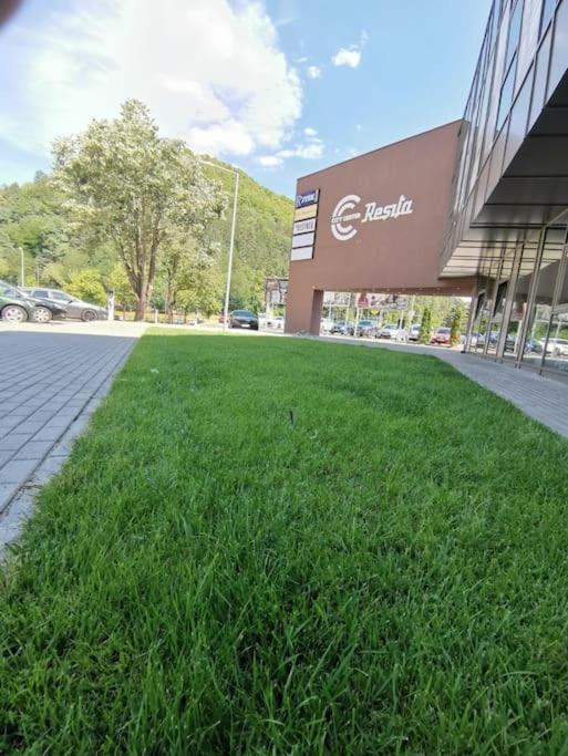 City Center Accommodation - 404 Ρέσιτσα Εξωτερικό φωτογραφία